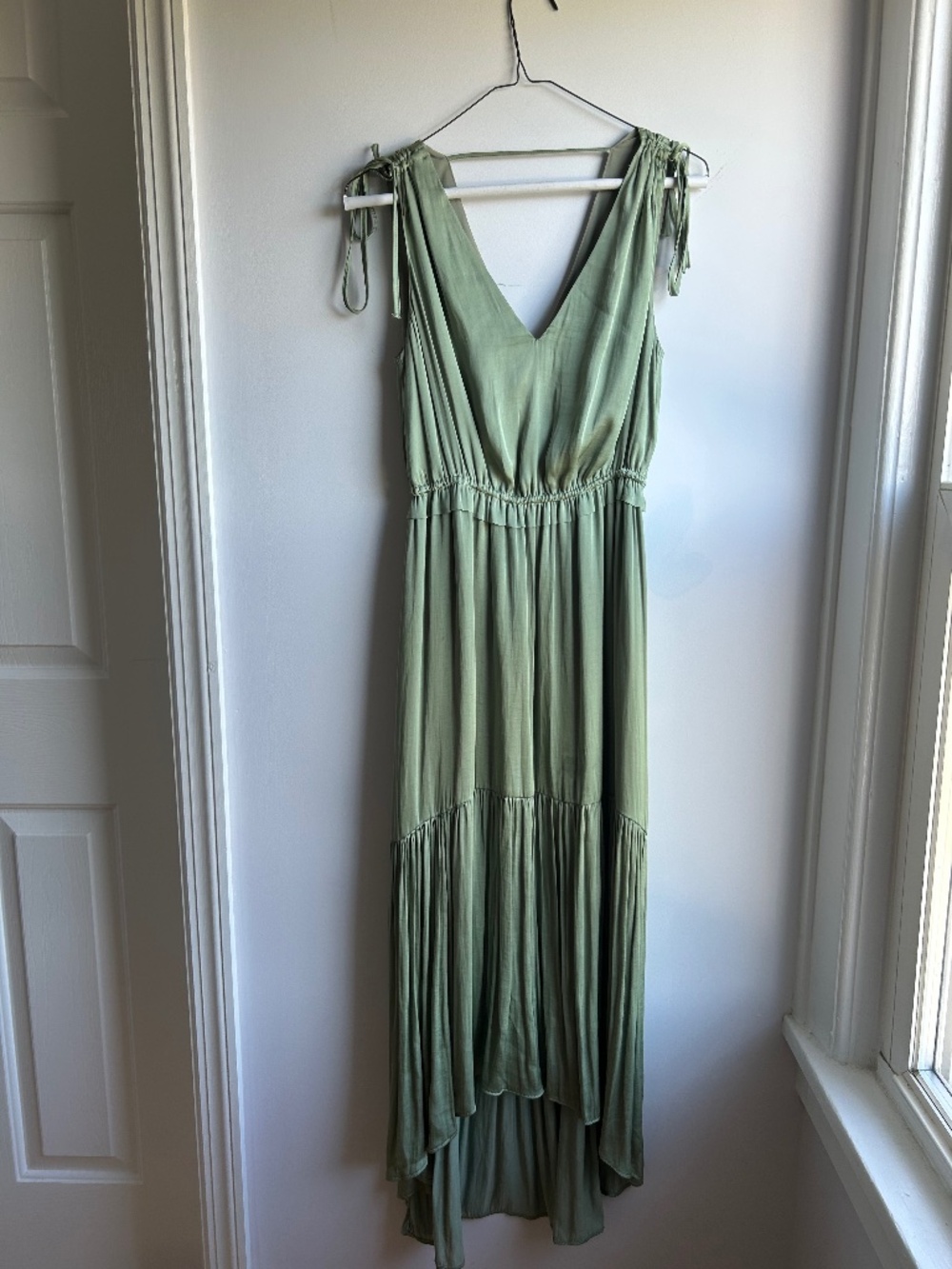 Banana Republic sleeveless midi dress